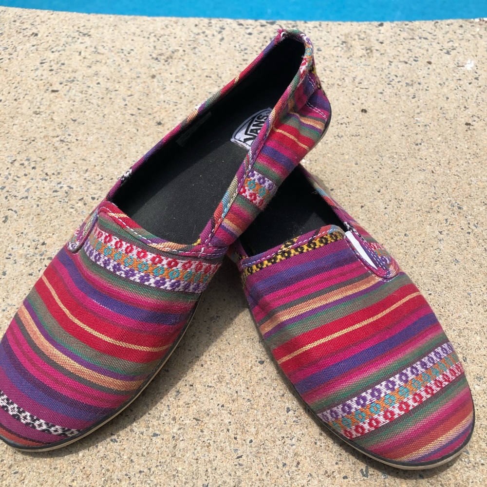 Colorful stripe vans!🌟